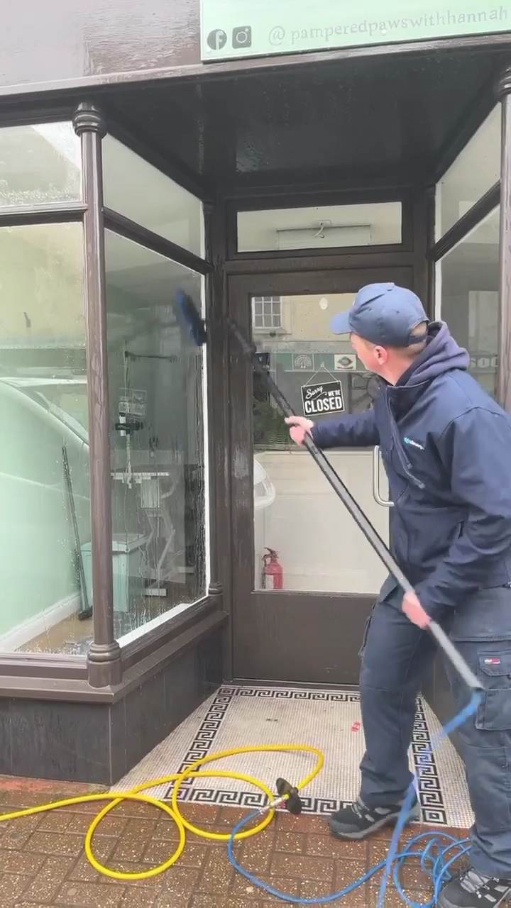 Shop Window Cleaning